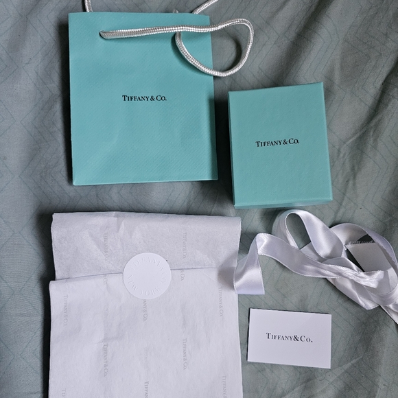 Tiffany mini blue heart earrings - Picture 5 of 5